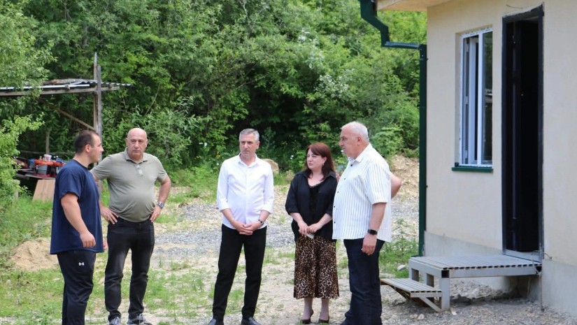 სახლი