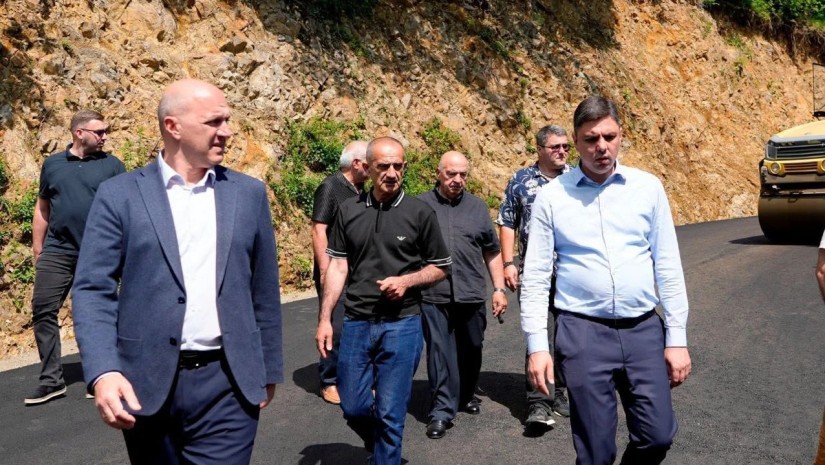 სოფელ ჯუმათში მამათა მონასტერთან მისასვლელი გზის რეაბილიტაცია მიმდინარეობს