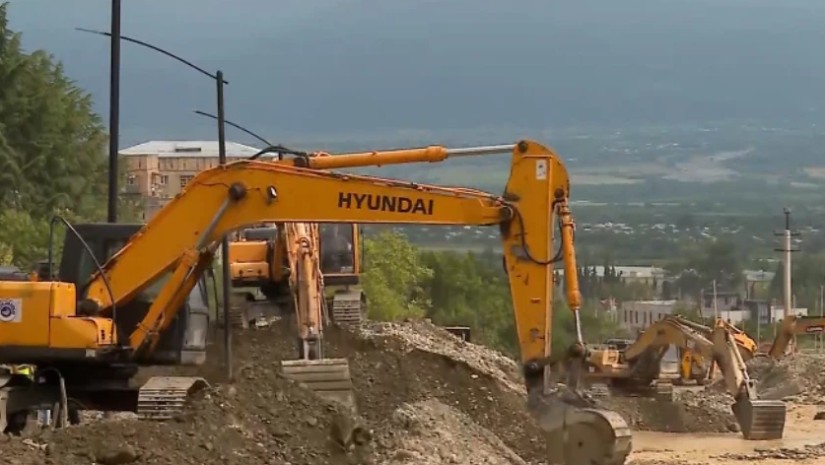 თელავში ლევან სამხარაულის სახელობის ექსპერტიზის ეროვნული ბიუროს წარმომადგენლები იმყოფებოდნენ. სპეციალისტებმა ვარდოშვილის ქუჩაზე არსებული ვითარება შეისწავლე