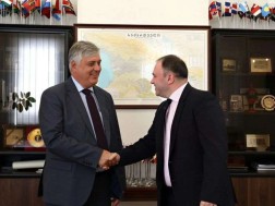 ნიკოლოზ სამხარაძე