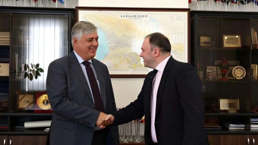 ნიკოლოზ სამხარაძე