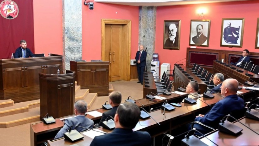 იურიდიულ საკითხთა კომიტეტ
