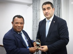 შალვა პაპუაშვილი