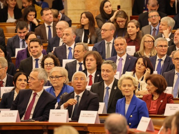 პრემიერი უნგრეთში პრემიერი უნგრეთში