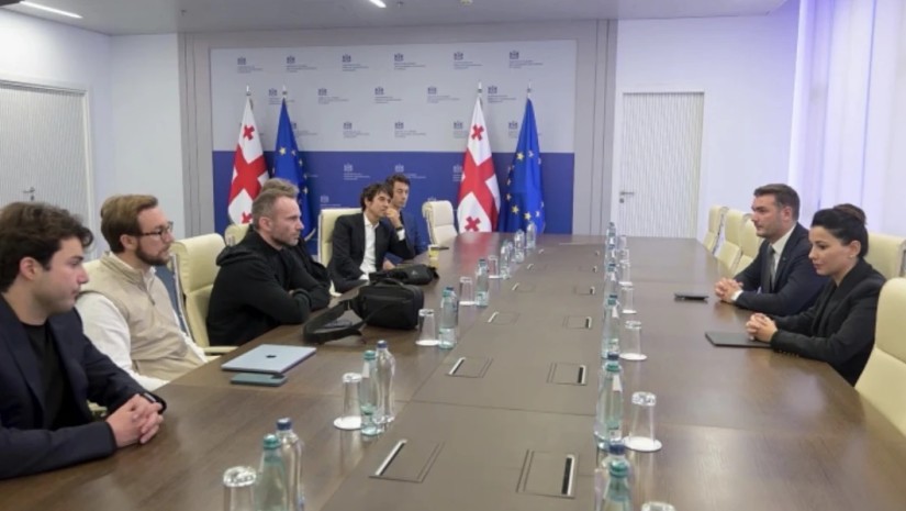 მკ