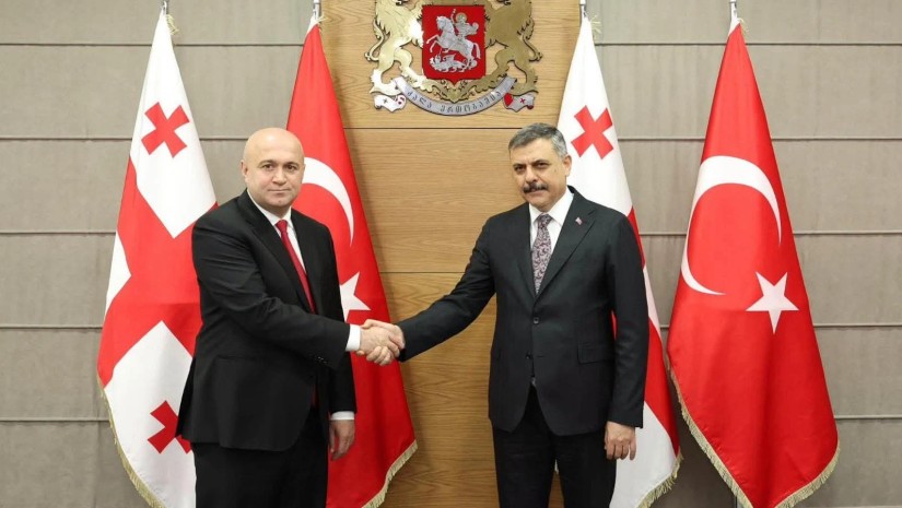 შს