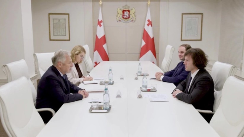 მკ