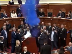 კვამლი გაუშვეს კვამლი გაუშვეს